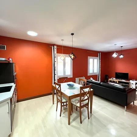Luistarrak Apartment- Free Parking