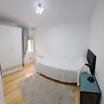 Luistarrak Apartment- Free Parking Apartment San Sebastián