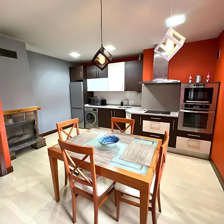 Apartment Luistarrak Apartment- Free Parking